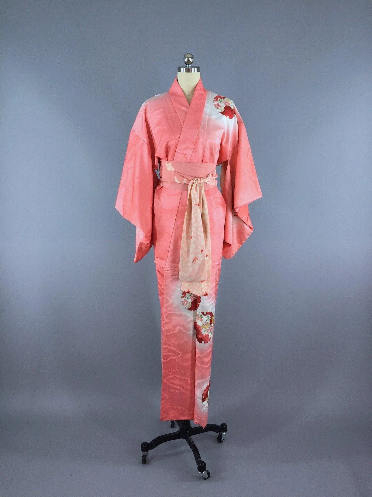 1950s Vintage Silk Kimono Robe / Pink Clouds