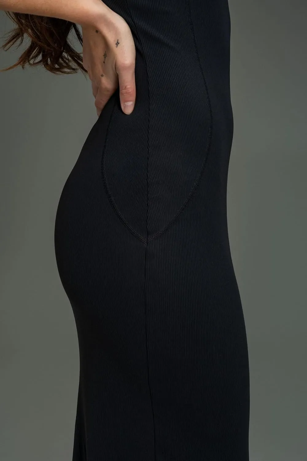 Kamo Fitness Bodycon Ribbed Dress for Women  Long Maxi Dress for Lounging or Casual Wear, Crew Neck, Flattering Curve Design