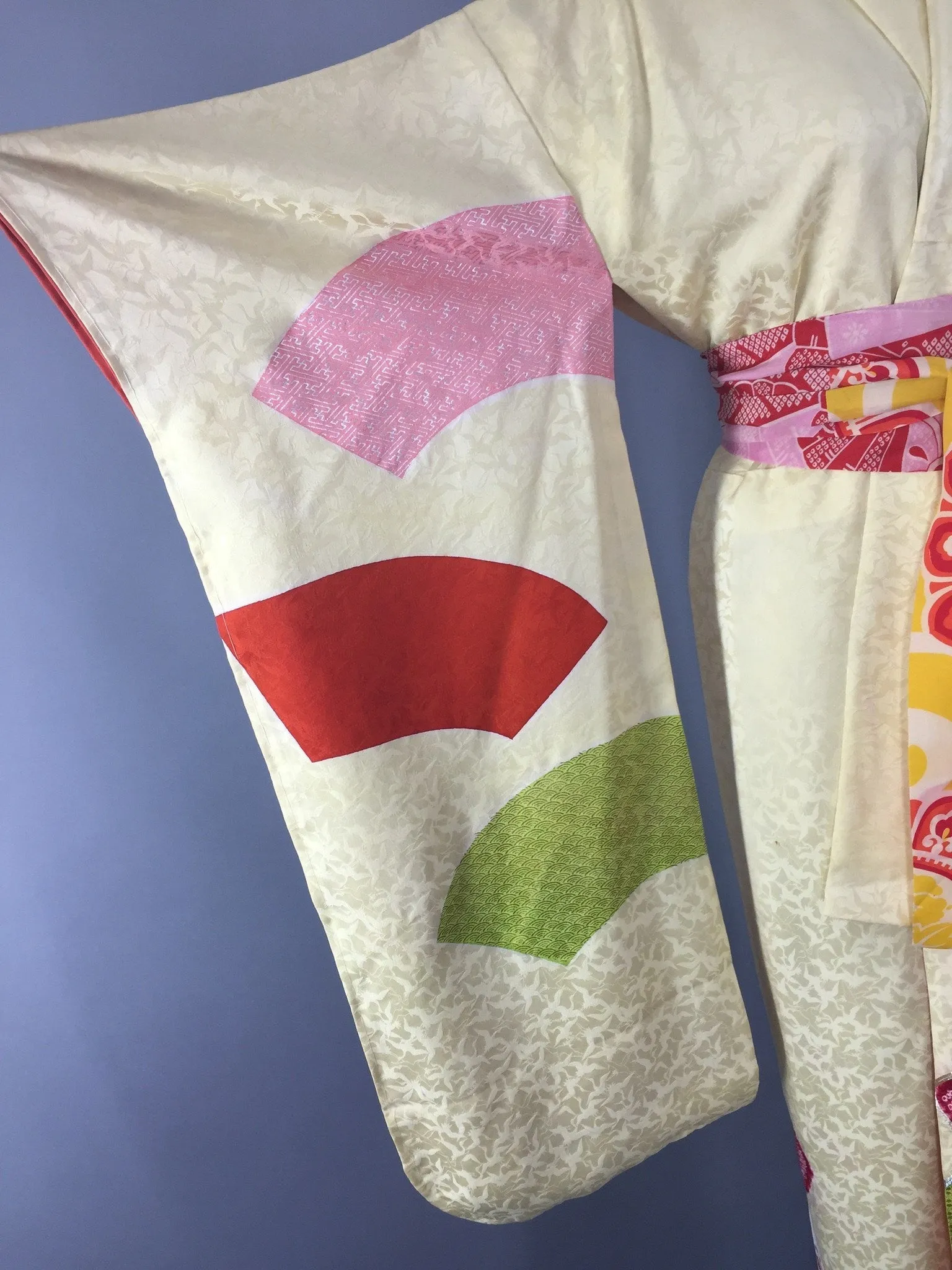 Vintage 1950s Silk Kimono Robe Furisode / Pale Yellow Fans